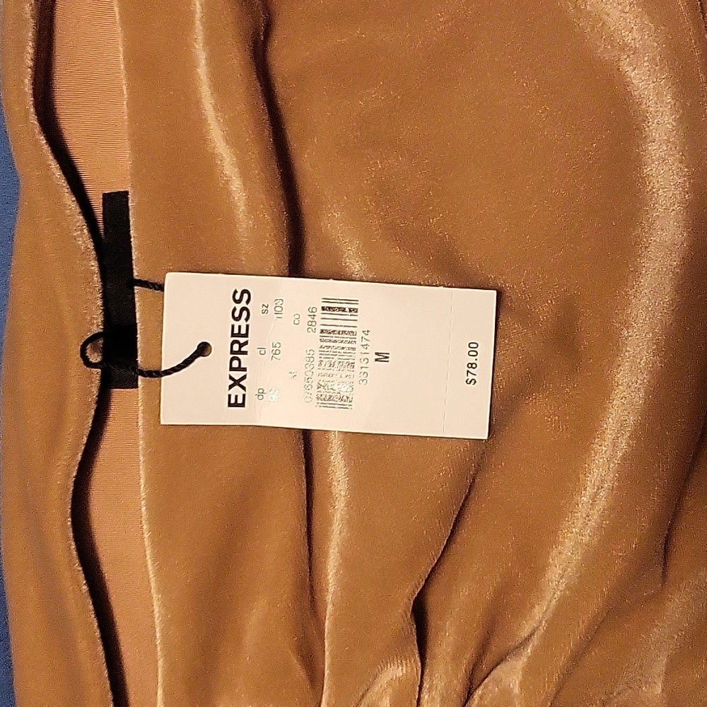Express Skirt: Medium - Picture 10 of 11